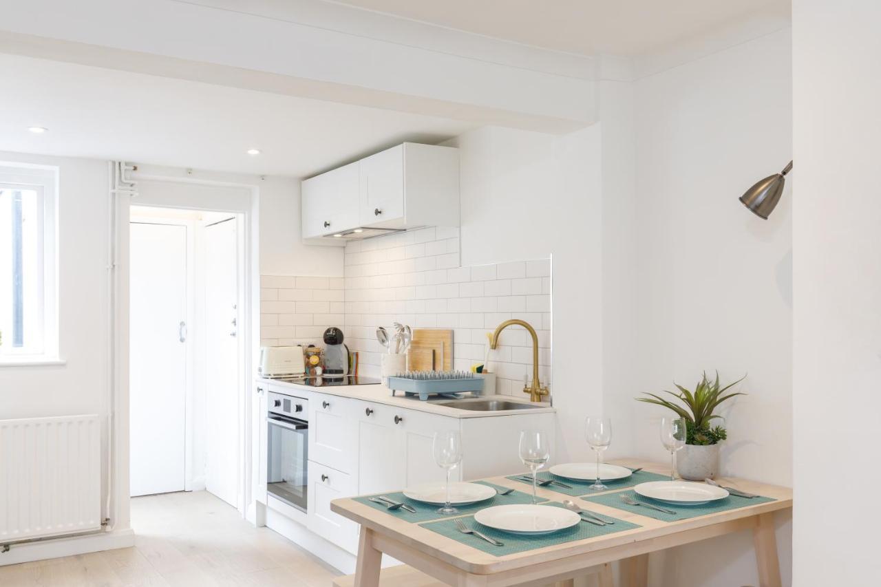 Central Quiet Cottage. Walk To Shops, Bars & Beach Hove Esterno foto