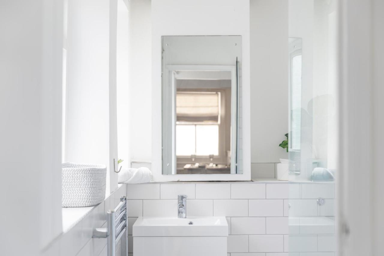Central Quiet Cottage. Walk To Shops, Bars & Beach Hove Esterno foto